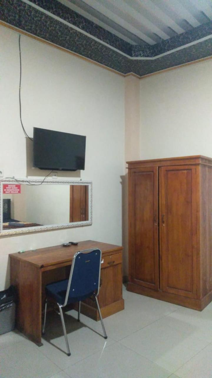 Wisma Reza Palopoモーテル エクステリア 写真