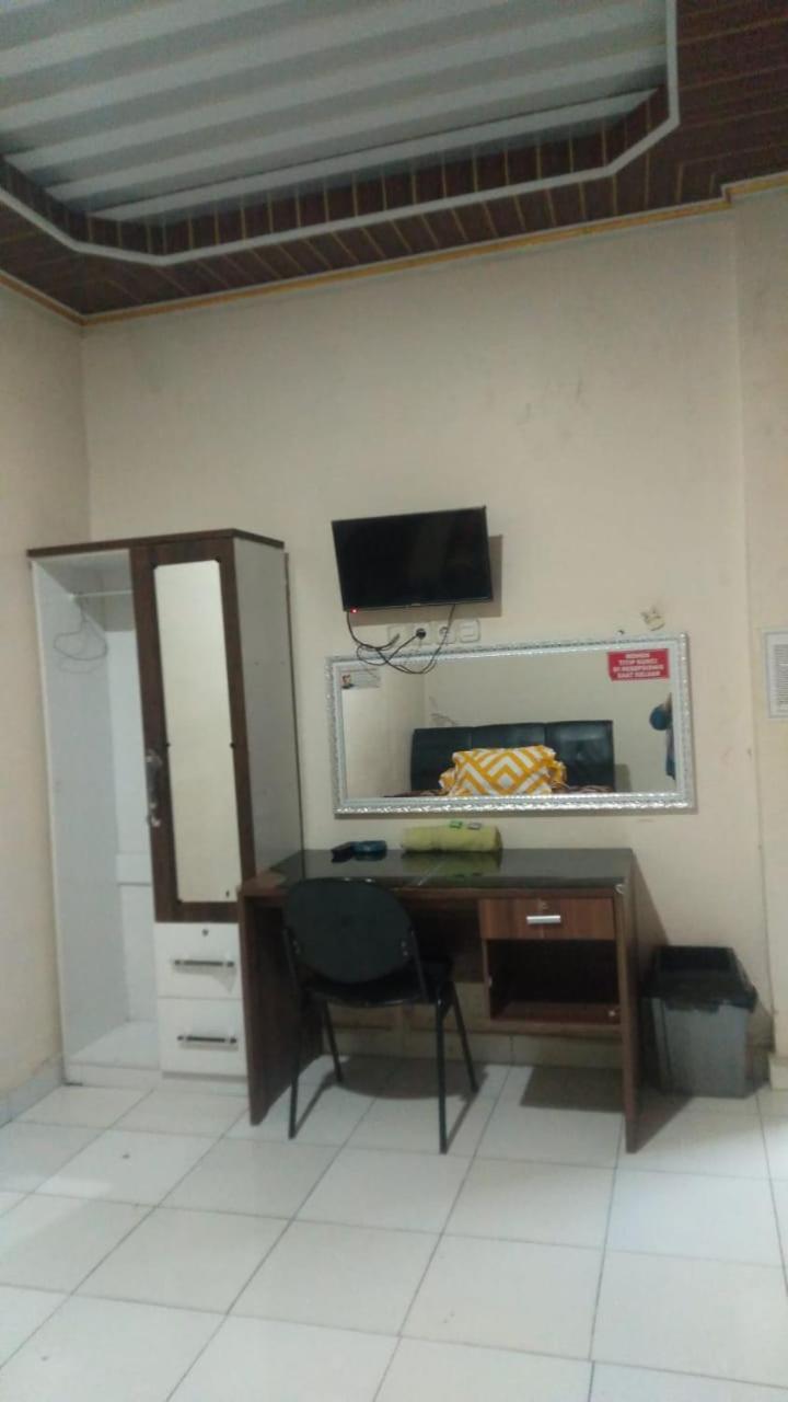 Wisma Reza Palopoモーテル エクステリア 写真