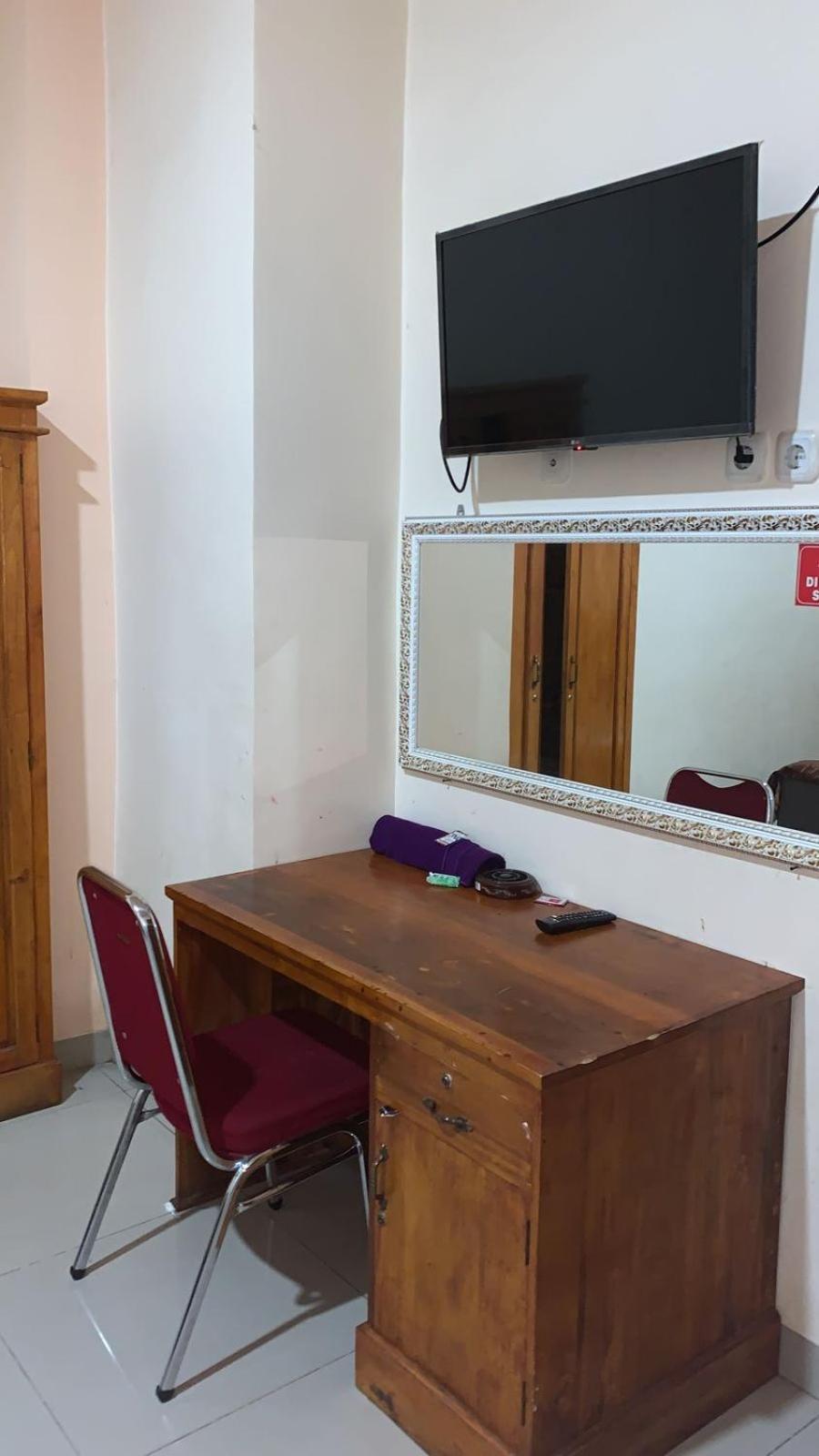 Wisma Reza Palopoモーテル エクステリア 写真